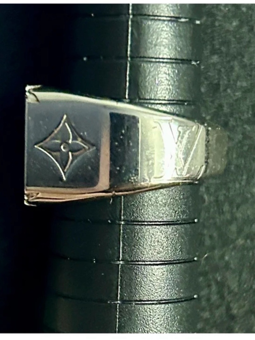 Louis Vuitton Polished Silver Monogram Signet Ring - Picture 4 of 11
